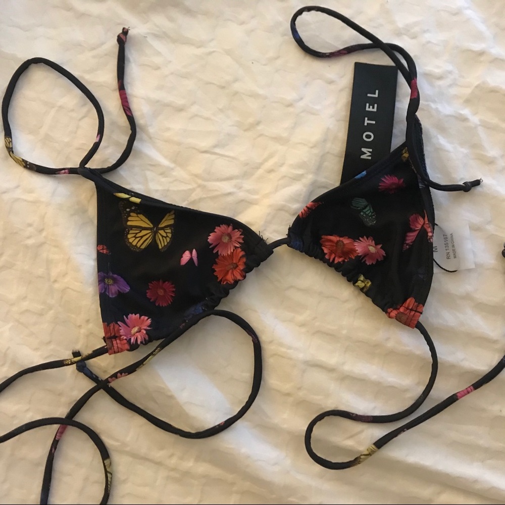 NWT Triangle tie bikini top